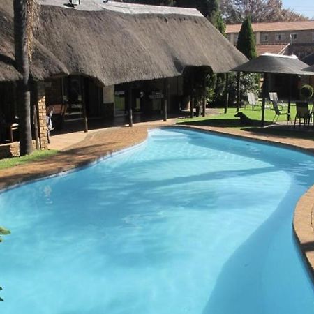 Aero Airport Lodge Kempton Park Bagian luar foto